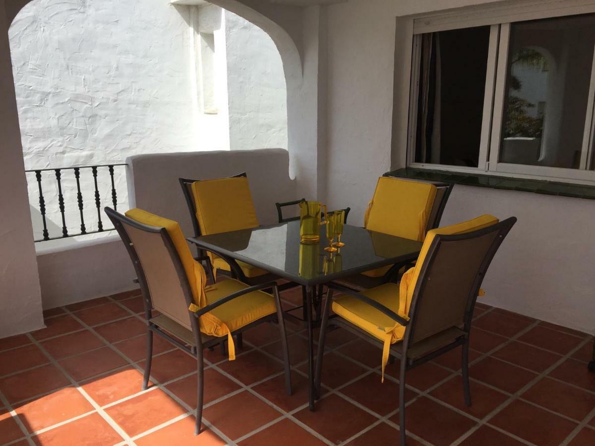 Beautiful 2 Bedroom Apartment @ Puerto Banus! Марбелья Экстерьер фото