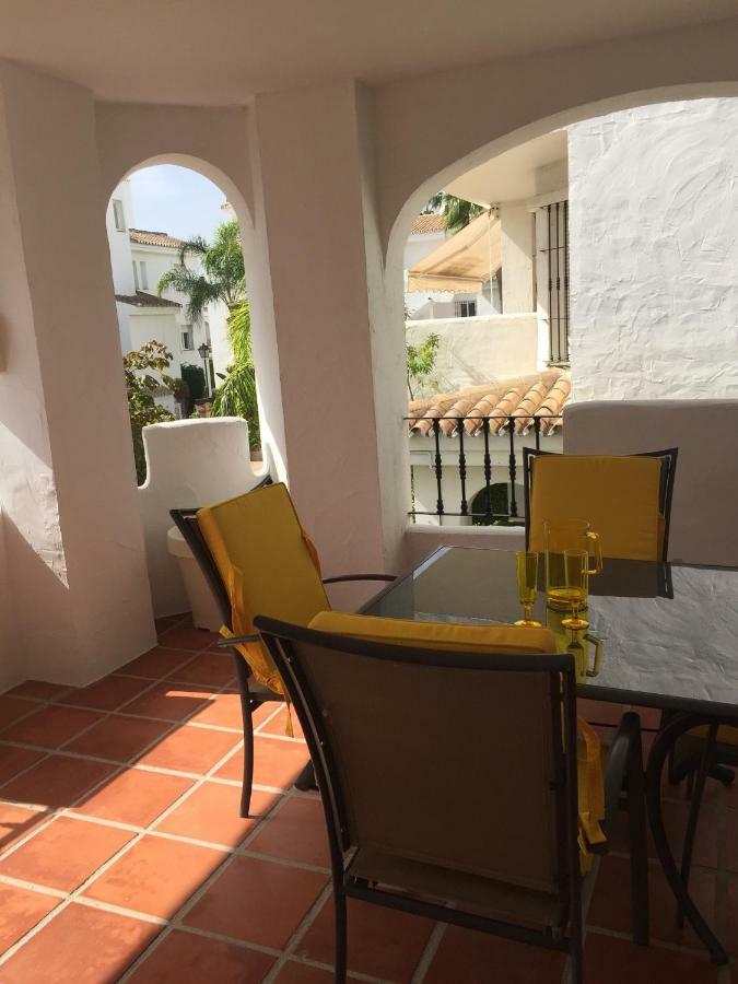 Beautiful 2 Bedroom Apartment @ Puerto Banus! Марбелья Экстерьер фото