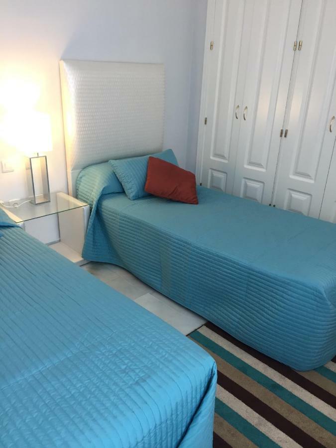 Beautiful 2 Bedroom Apartment @ Puerto Banus! Марбелья Экстерьер фото